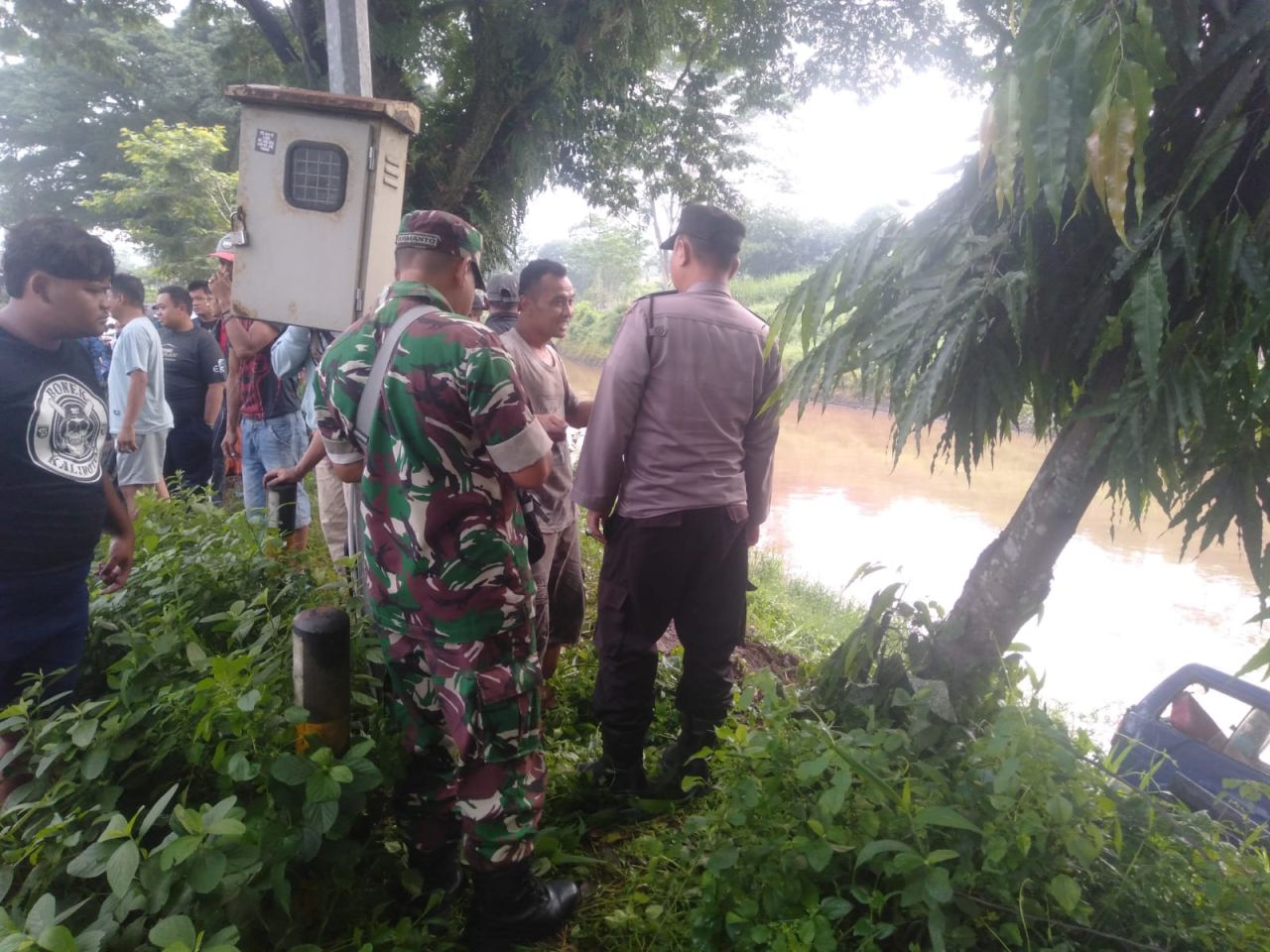 Rem Bermasalah, Mobil Pembawa Pelajar Masuk Sungai di  Jatiroto Lumajang
