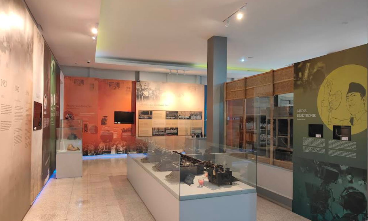 Menapak Jejak Jurnalistik di Monumen Pers Nasional Solo Surakarta