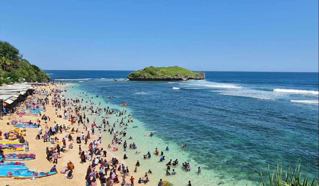 Pantai Sadranan Gunungkidul yogyakarta, Surga Snorkeling Gunungkidul dengan Panorama Laut Jernih