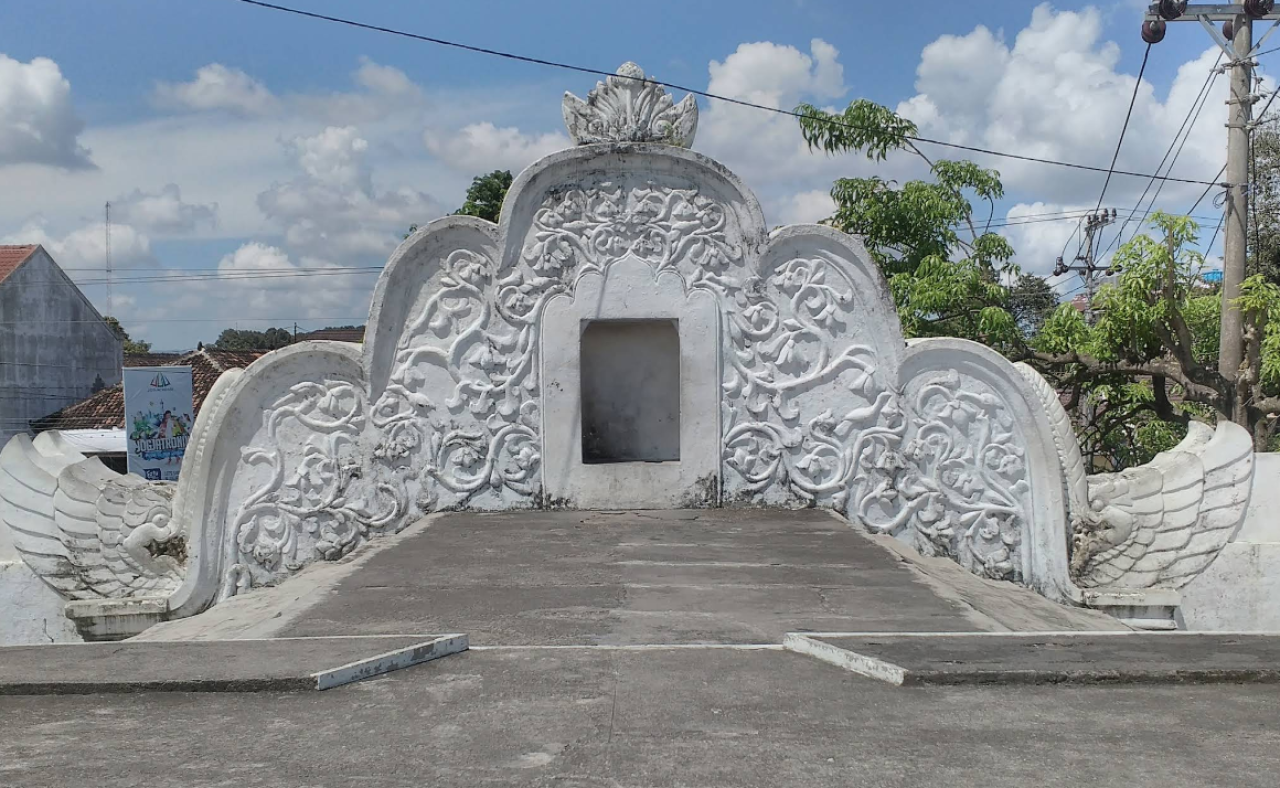 Plengkung Gading, Ikon Senja yang Menawan di Jantung Keraton Yogyakarta