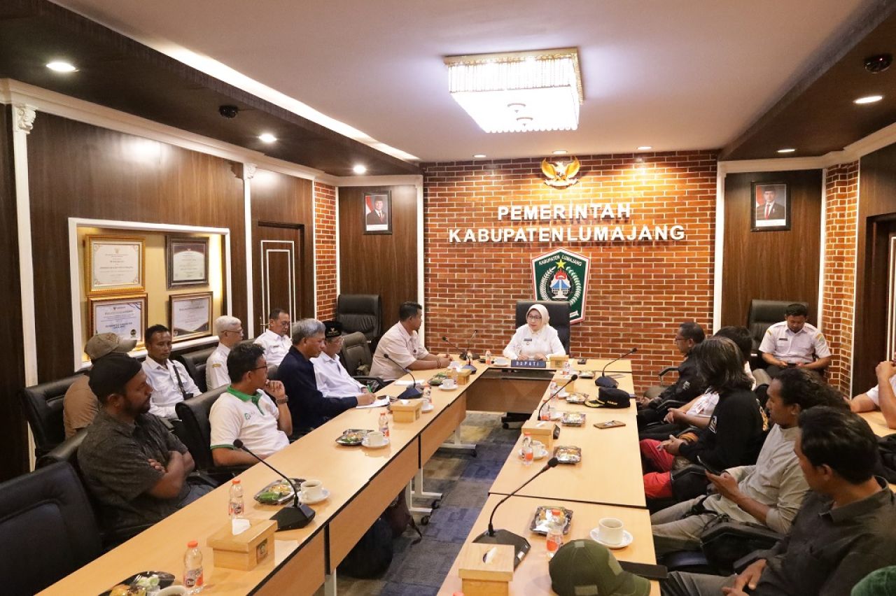 Pemkab Lumajang Siapkan Program Budidaya Cacing Tanah untuk Pulihkan Ekonomi Penyintas Semeru