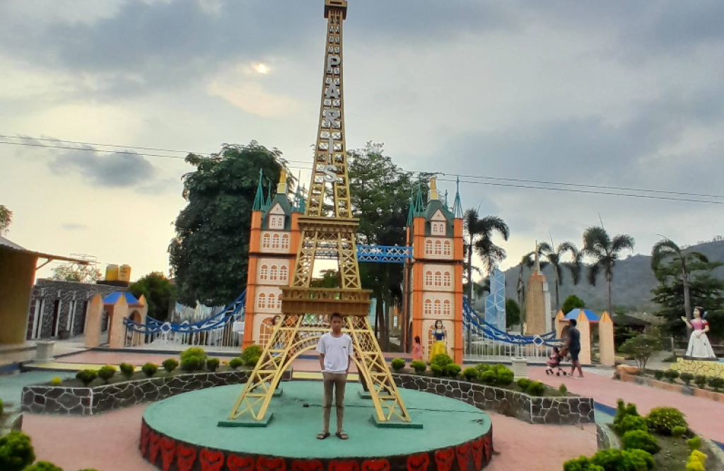 Wisata Blitar Fantasy World yang sering dikunjungi banyak orang untuk rekreasi keluarga, hiburan anak-anak, serta melepas penat dari rutinitas harian (Gmap/iffa Popay)