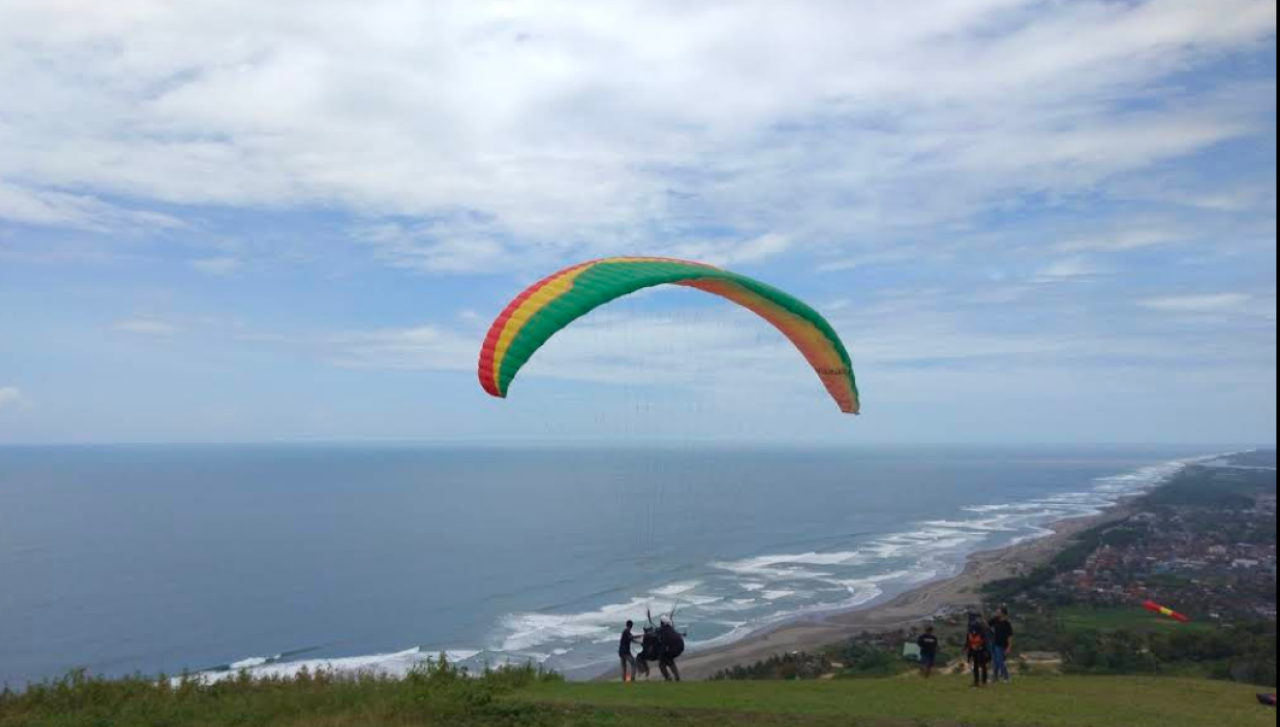 Bukit Paralayang Watu Gupit, Favorit untuk Menikmati Sunset Spektakuler di Gunungkidul Karanganyar