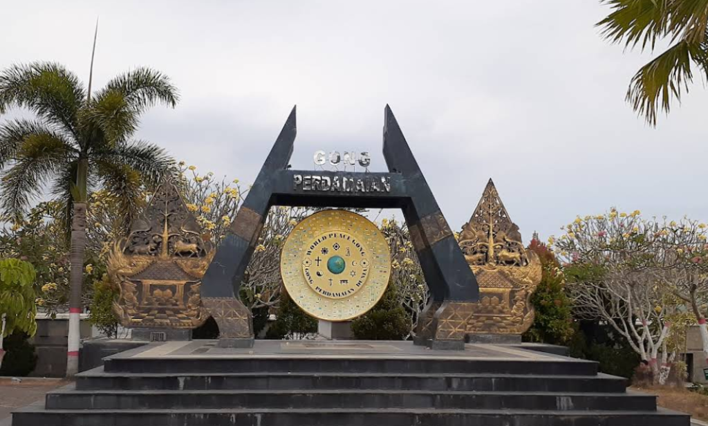 Wisata Gong Perdamaian Dunia yang sering dikunjungi banyak orang untuk mulai dari wisata edukasi sejarah, wisata religi, hingga refleksi nilai-nilai toleransi dan perdamaian (Gmap/Andre Kurniawan)