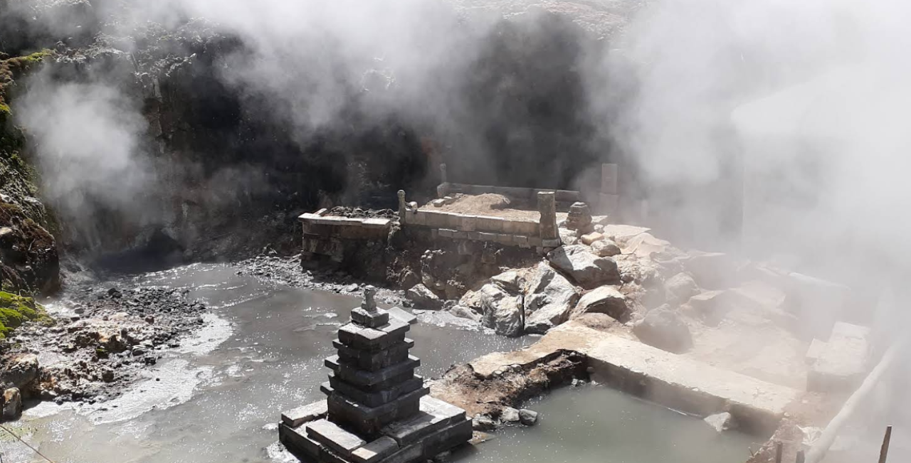 Kawah Candradimuka, Destinasi Mistis dan Eksotis di Kaki Dieng yang Menarik Wisatawan Banjarnegara
