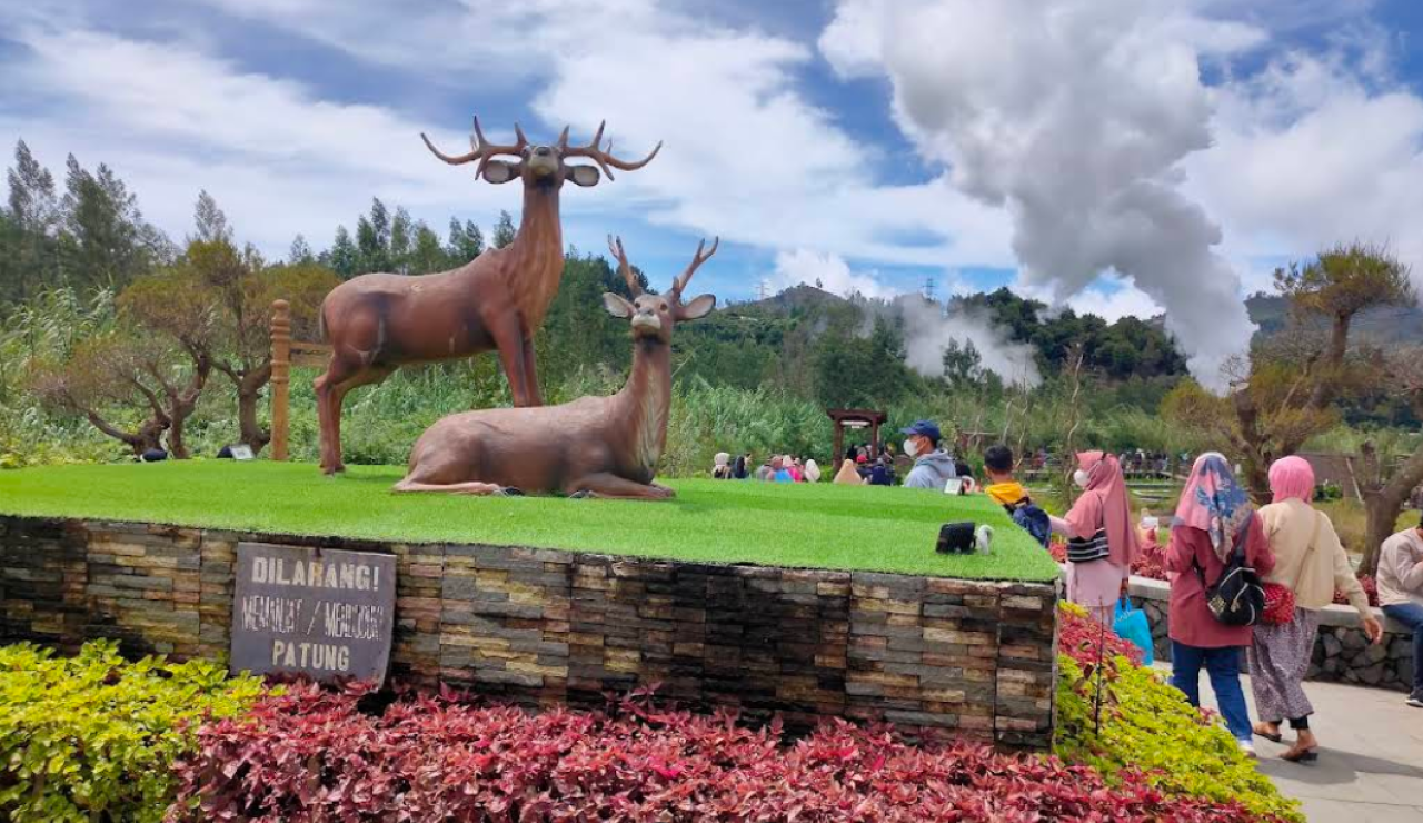 Kawah Sikidang, Wisata Vulkanik Paling Ikonik di Dataran Tinggi Dieng di Banjarnegara
