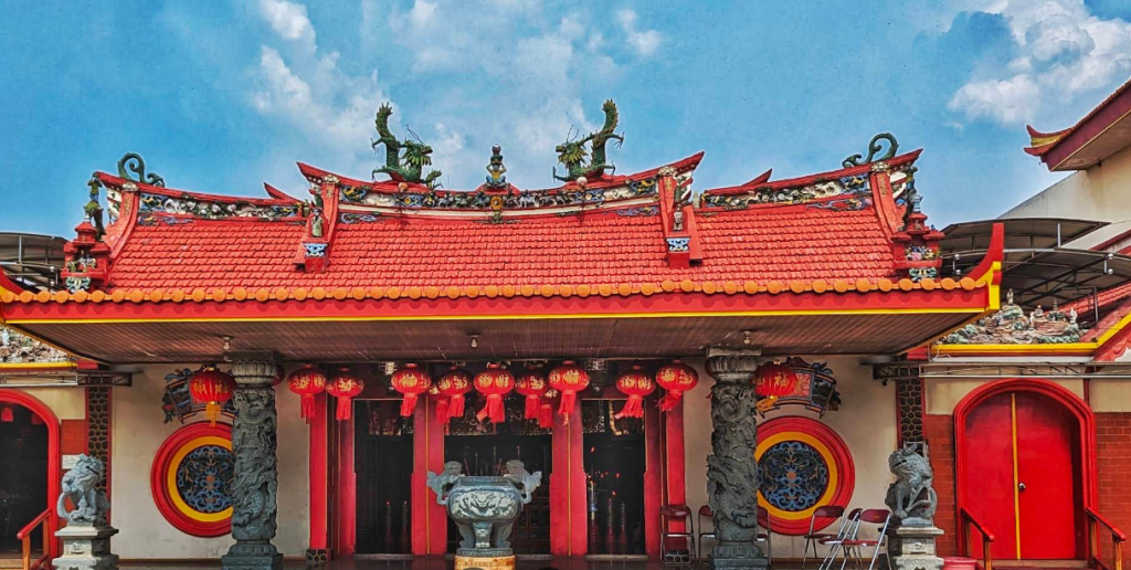 Wisata Kelenteng Tjoe Hwie Kiong yang sering dikunjungi banyak wisatawan untuk wisata religi, ziarah, edukasi budaya, serta fotografi arsitektur (Gmap/Edy goel)