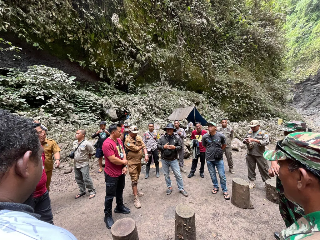 Konflik Penarikan Tiket Tumpak Sewu Semeru Lumajang VS Malang Kembali Viral di Media Sosial