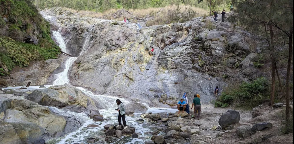Air Terjun Kalipait, Pesona Alam Eksotis di Kawasan Ijen Bondowoso
