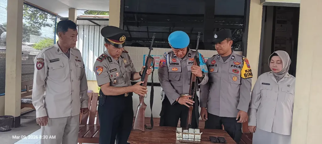 Kapolsek Lumajang Kota Sidak Senpi Dinas, Pastikan Tak Ada Penyalahgunaan