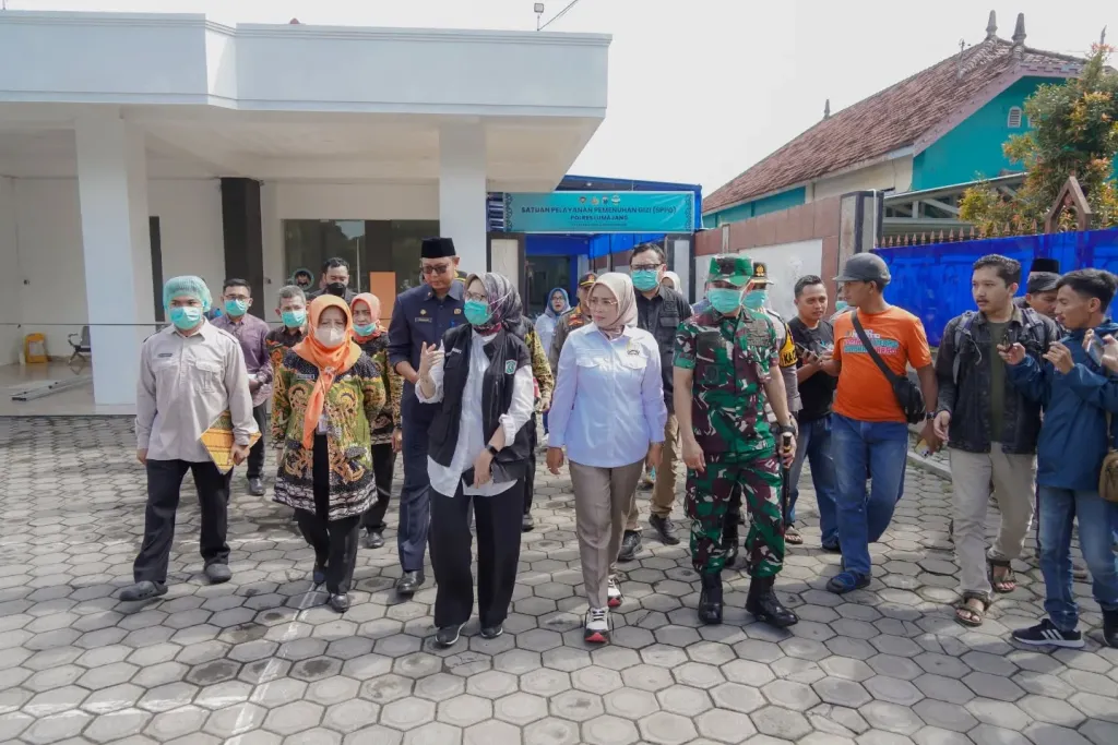 Ketua DPRD Lumajang Dampingi Bupati Sidak Program Makan Bergizi Gratis: Tekankan Kepatuhan SOP dan Amdal