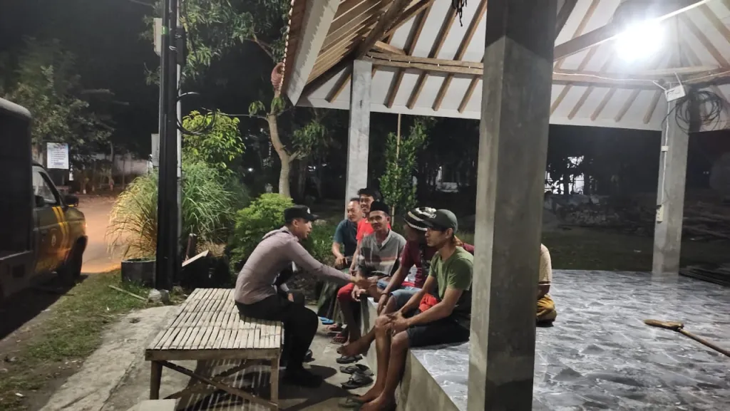 Polsek Padang Hidupkan Satkamling, Warga Diajak Persempit Ruang Gerak Pelaku Kejahatan Malam