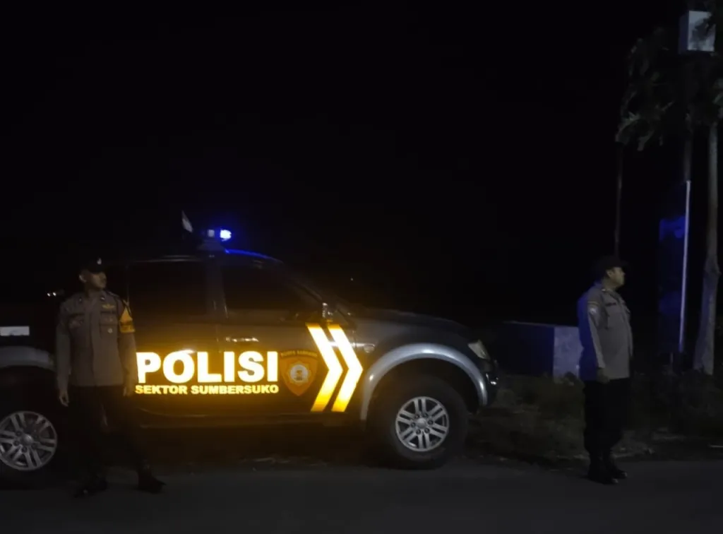 Patroli Dini Hari, Polsek Sumbersuko Sisir Titik Rawan untuk Cegah Aksi Kriminalitas
