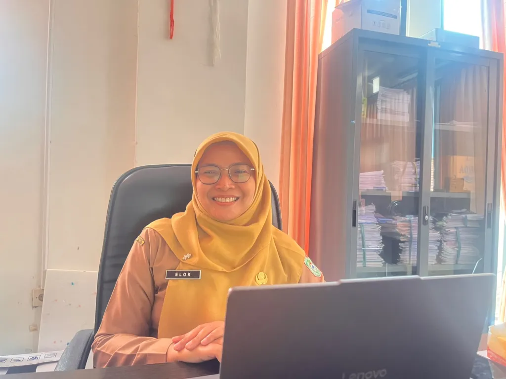 Kepala Bidang Usaha Mikro dan Industri Diskopindag Kabupaten Lumajang, Elok Rahmawati, S.T., M.E. saat ditemui diruang kerjanya