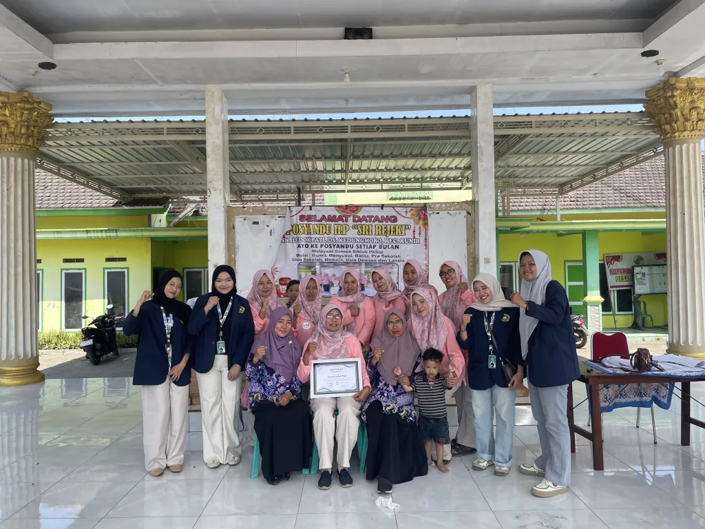 Mahasiswa KKN STKIP PGRI Lumajang Turun Tangan Cegah Stunting di Kedungmoro
