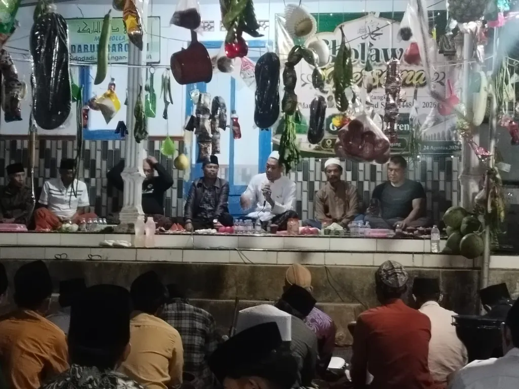 Polsek Gucialit Kawal Pengajian Maulid, Ribuan Jamaah Khusyuk di Darungan