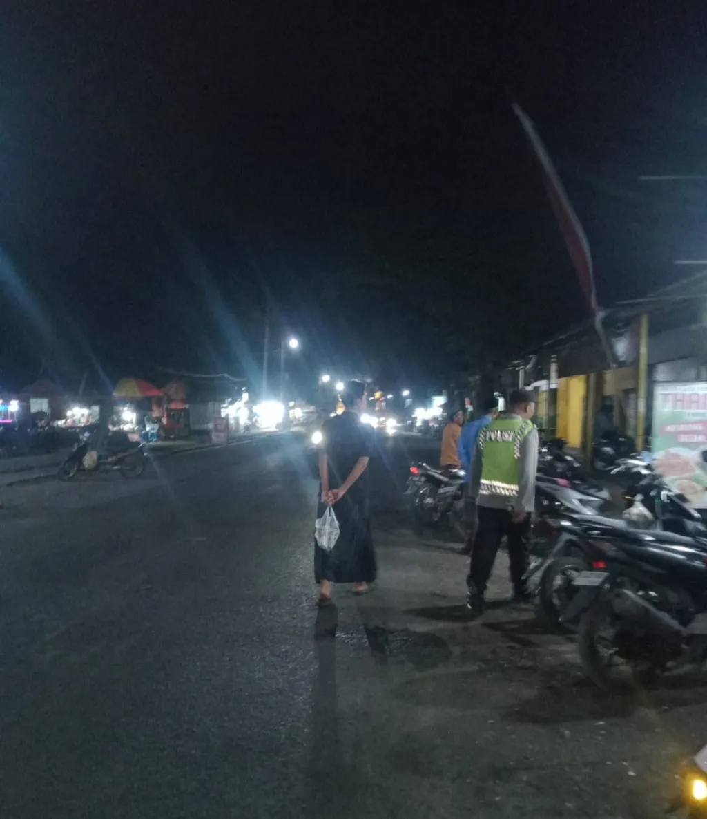 Patroli Malam, Polsek Jatiroto Intensifkan Pengamanan Pertokoan dan ATM Antisipasi Kejahatan 3C
