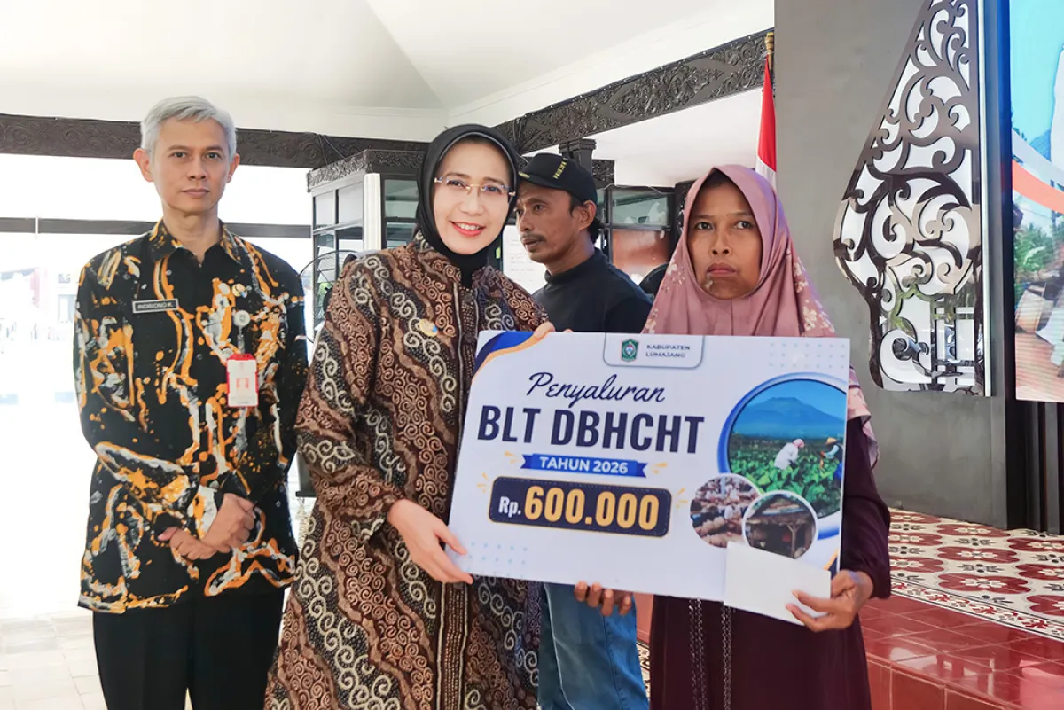 Bunda Indah Salurkan BLT DBHCHT 2026, Ribuan Buruh Tani hingga Korban Erupsi Jadi Sasaran