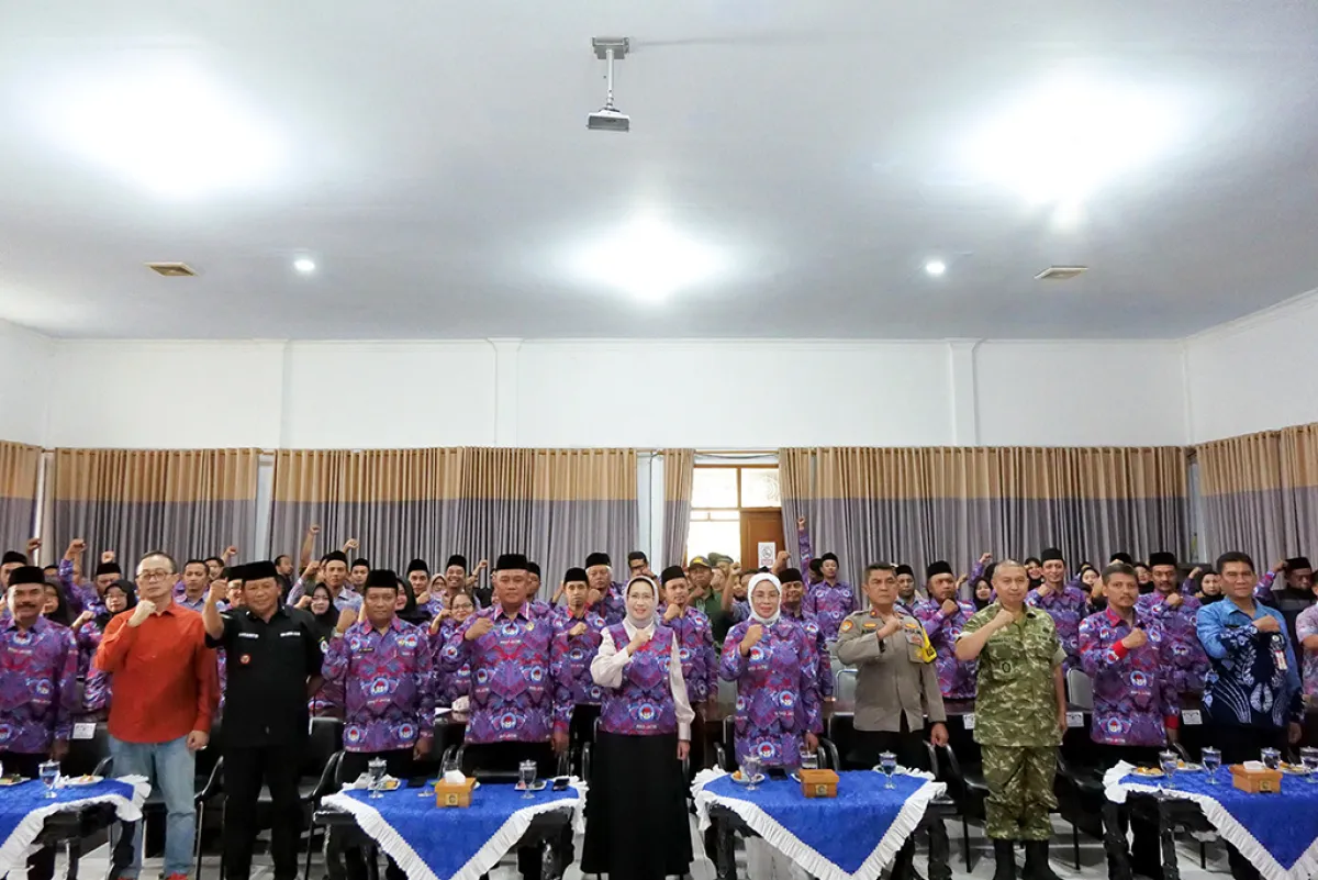 Lantik Pengurus PPDI, Bunda Indah Minta Perangkat Desa Utamakan Kepentingan Masyarakat