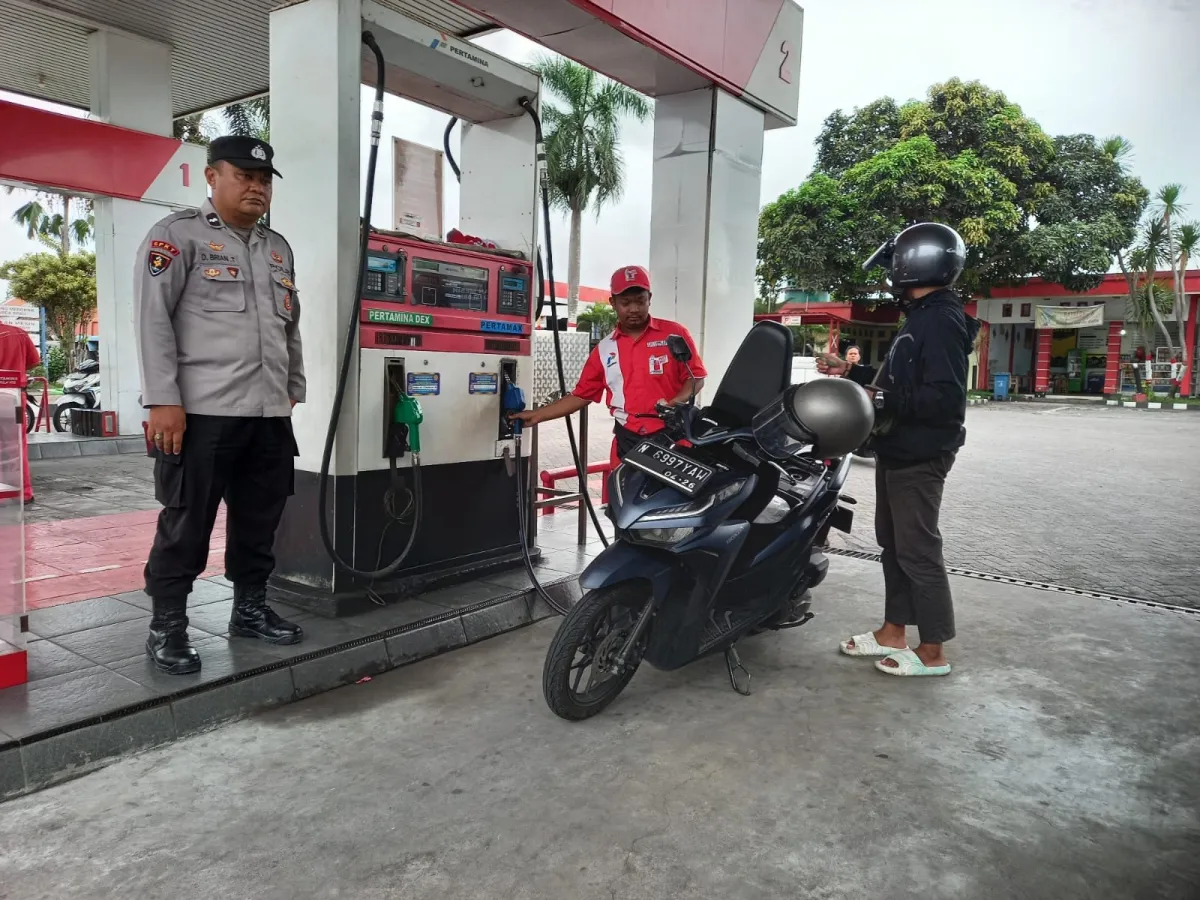 Antisipasi Kelangkaan BBM, Polsek Tempeh Cek Stok di Dua SPBU Lumajang