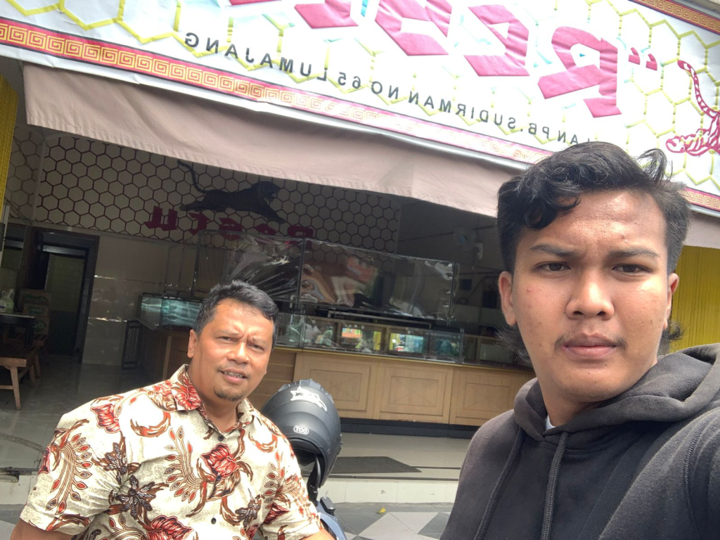 Anggota Polres Lumajang saat melakukan patroli di siang hari