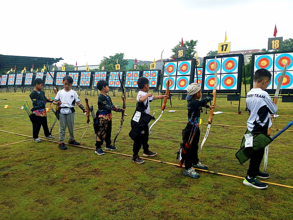 Para pemanah muda Lumajang tampil percaya diri dan sukses mengantarkan klubnya meraih Juara Umum III.