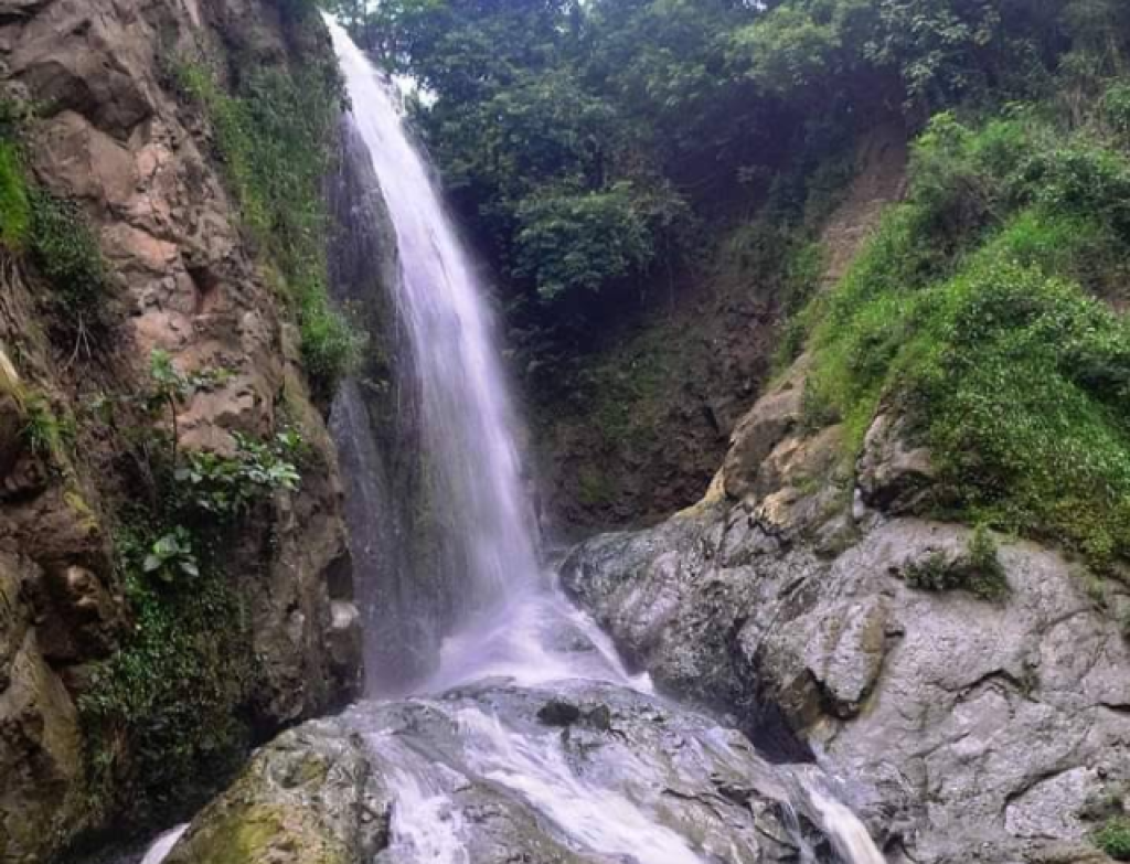 Wisata Air terjun kedunggupit yang sering dikunjungi banyak wisatawan untuk menikmati wisata alam, bersantai, berfoto, hingga sekadar melepas penat (Gmap/Budiono Juwati)