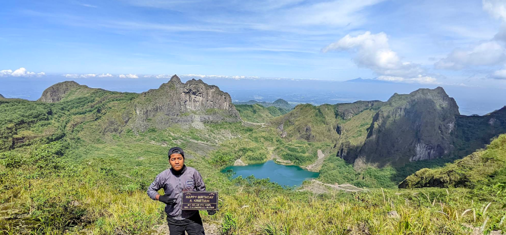 Wisata Gunung kelud yang sering dikunjungi banyak orang untuk mulai dari menikmati keindahan alam pegunungan, wisata edukasi kebencanaan, berfoto dengan latar kawah dan lanskap gunung(Gmap/Arif Usman)
