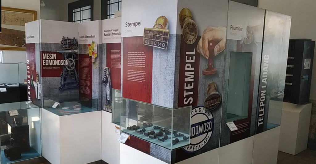 Wisata Museum Kereta Api Bondowoso yang sering dikunjungi banyak orang untuk wisata edukasi dan sejarah, menambah wawasan tentang perkereta api Indonesia, (Gmap/yves frombelgium)