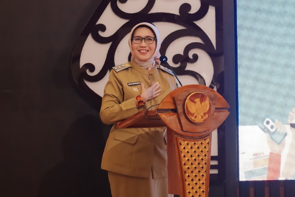 Bupati Lumajang Indah Amperawati
