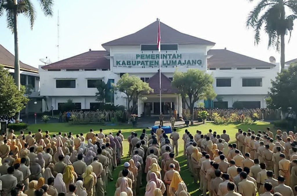 Dalam momentum menjelang libur Lebaran, Bupati Lumajang menekankan pentingnya disiplin dan penghematan penggunaan fasilitas negara
