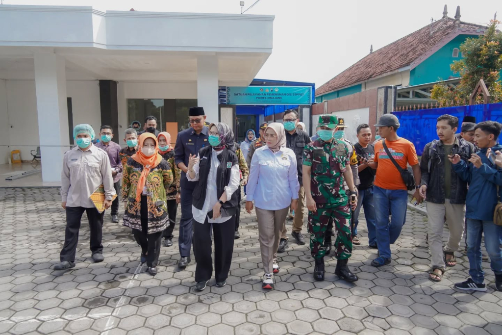 Forkopimda Lumajang melakukan pemantauan ke sejumlah dapur SPPG
