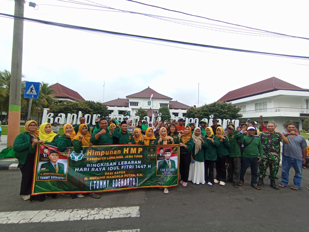 Peduli Sesama di Bulan Suci, HMP Lumajang Turun Langsung Bagikan Bingkisan