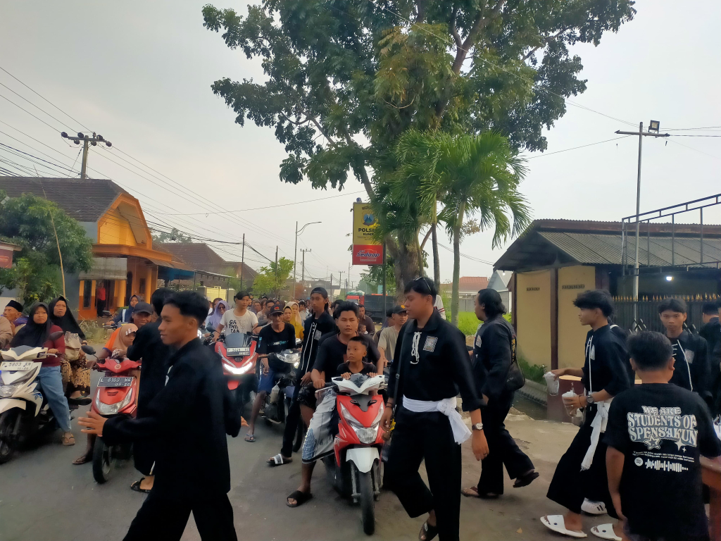 Aksi berbagi takjil gratis