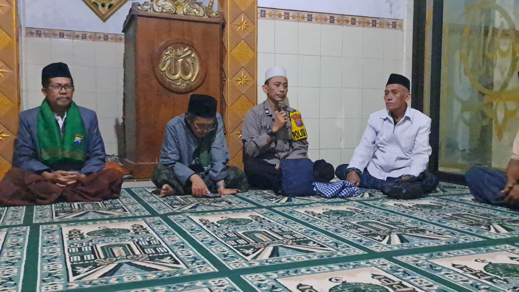 Polsek Ranuyoso Hadiri Safari Ramadhan MWCNU, Perkuat Silaturahmi dengan Warga di Masjid Nurul Hidayah