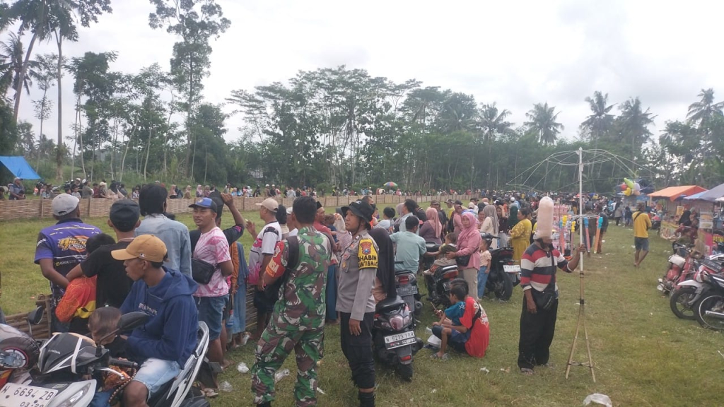 Sinergi TNI/Polri saat melakukan pengaman dilokasi