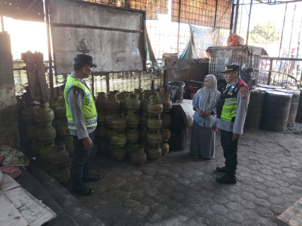Polsek Ranuyoso langsung cek pendistribusian gas melon
