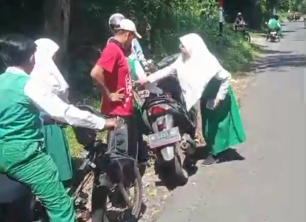 Hasil tangkapan layar warganet kejadian di wilayah Ranupakis