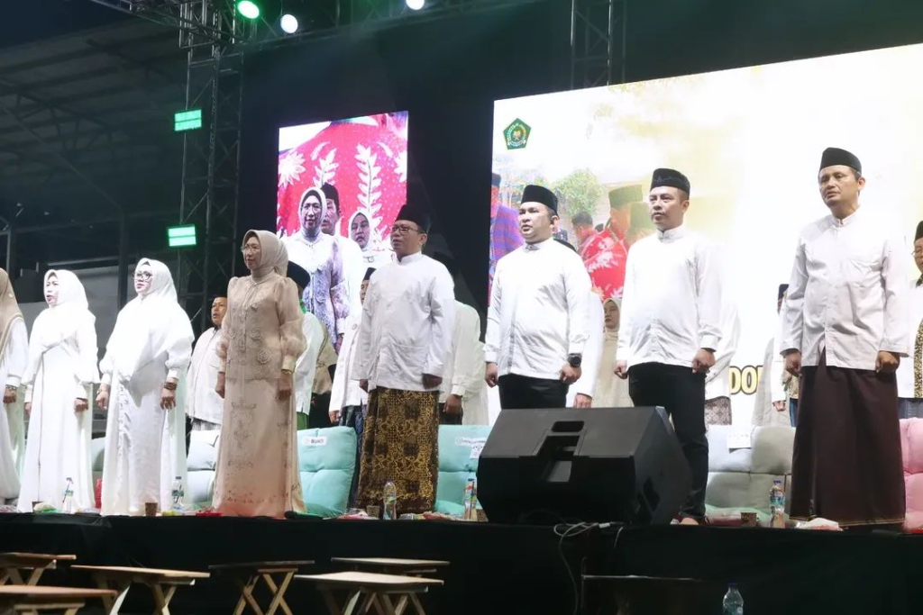 Wisuda Akbar Tartil dan Tahfidz MI se-Lumajang di Stadion Semeru
