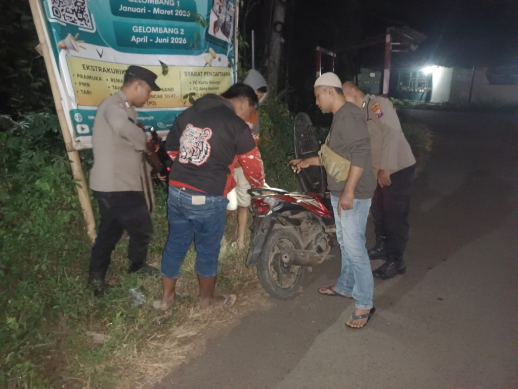 Polsek Randuagung cek sepeda milik pengendara yang melintas