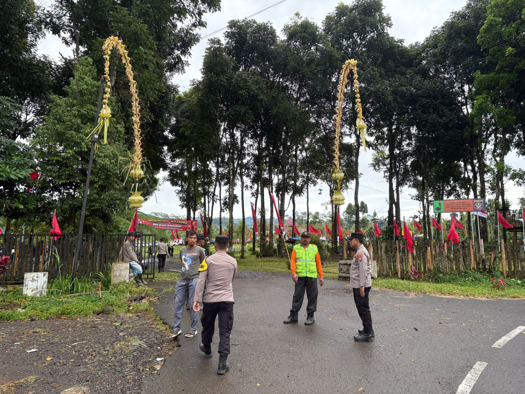 Pengamanan Ketat Warnai Haul Bung Karno dan Aksi Hijau PDIP Jatim di Senduro