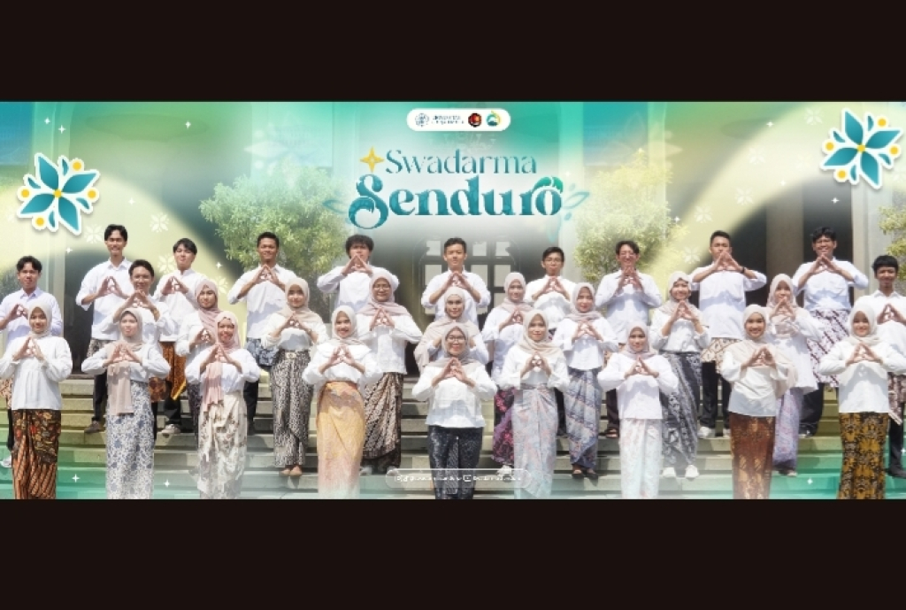 Potret kebersamaan Tim KKN-PPM UGM Swadarma Senduro 2026 sebelum melaksanakan pengabdian di Kecamatan Senduro, Kabupaten Lumajang. Mengusung semangat kolaborasi dan pemberdayaan, tim siap mengabdi.