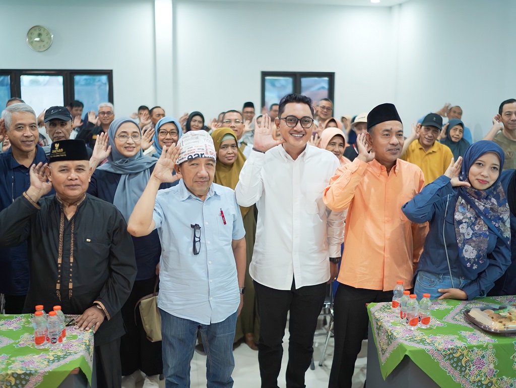 Wakil Bupati Lumajang Yudha Adji Kusuma meninjau pelaksanaan Bhakti Sosial Layanan Kesehatan Skrining Pendengaran dan Bersih-Bersih Telinga yang digelar BAZNAS Lumajang di Kantor BAZNAS Lumajang