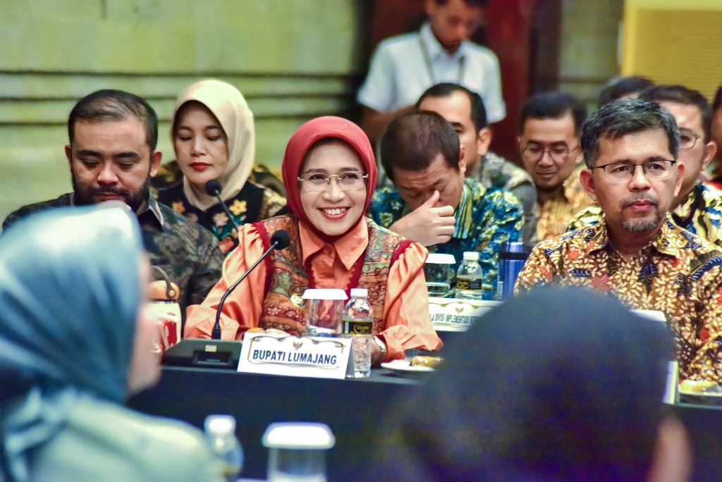 Pemkab Lumajang Siapkan Seragam Gratis, Orang Tua Diminta Menunggu