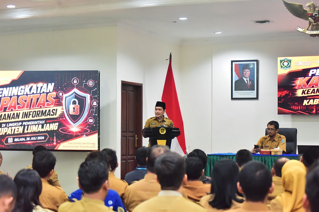 Kepala Dinas Kominfo Lumajang ketika sambutan