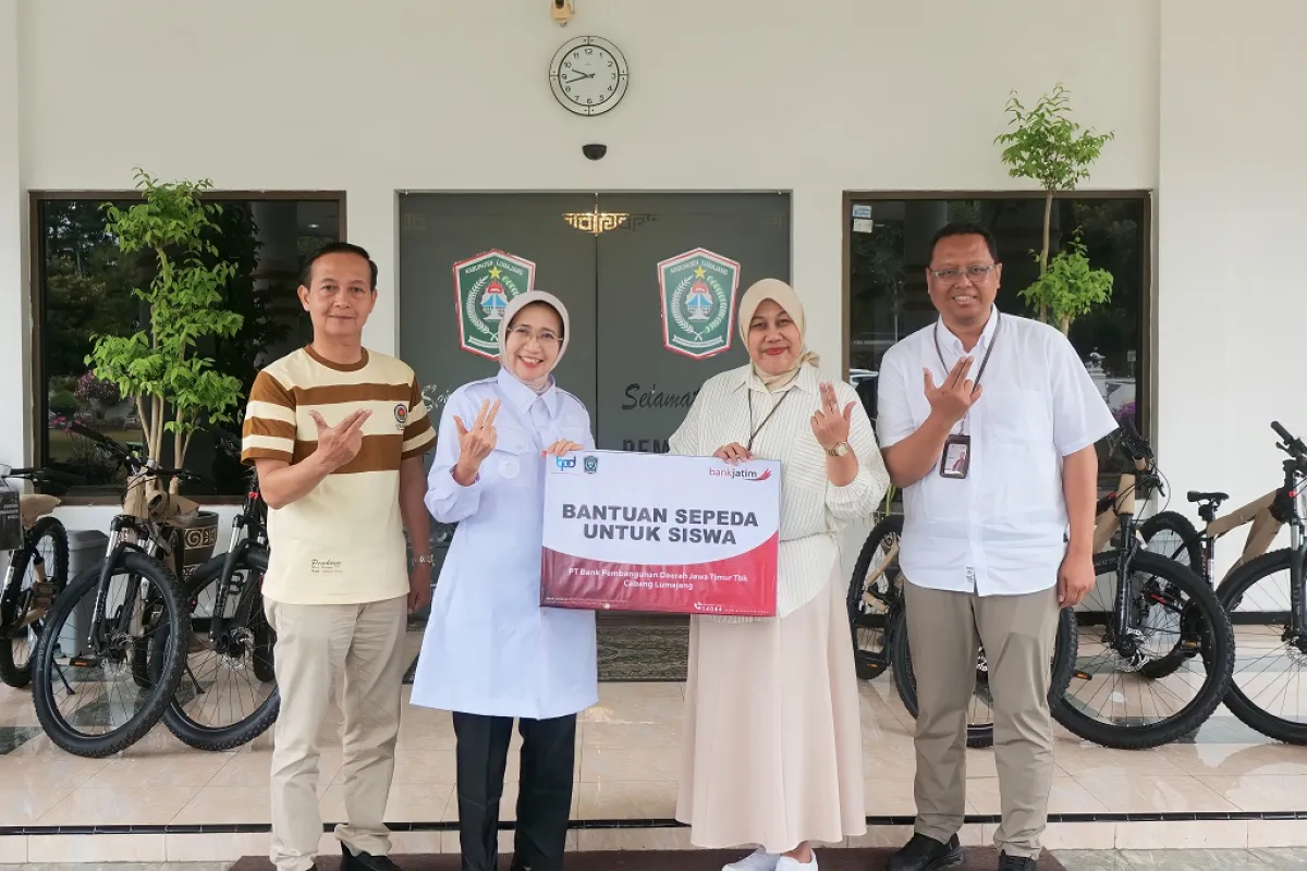 Enam Sepeda untuk Anak Yatim, Ikhtiar Bunda Indah Jaga Semangat Sekolah