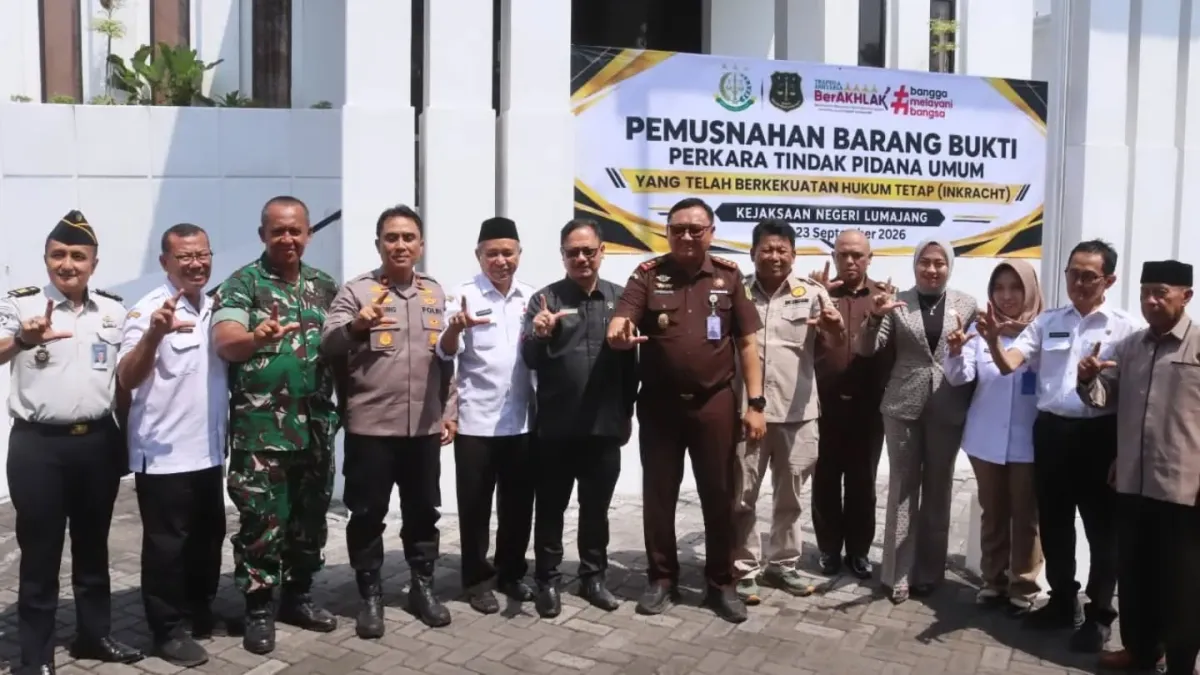 DPRD Lumajang Hadiri Pemusnahan Barang Bukti 54 Perkara Berkekuatan Hukum Tetap
