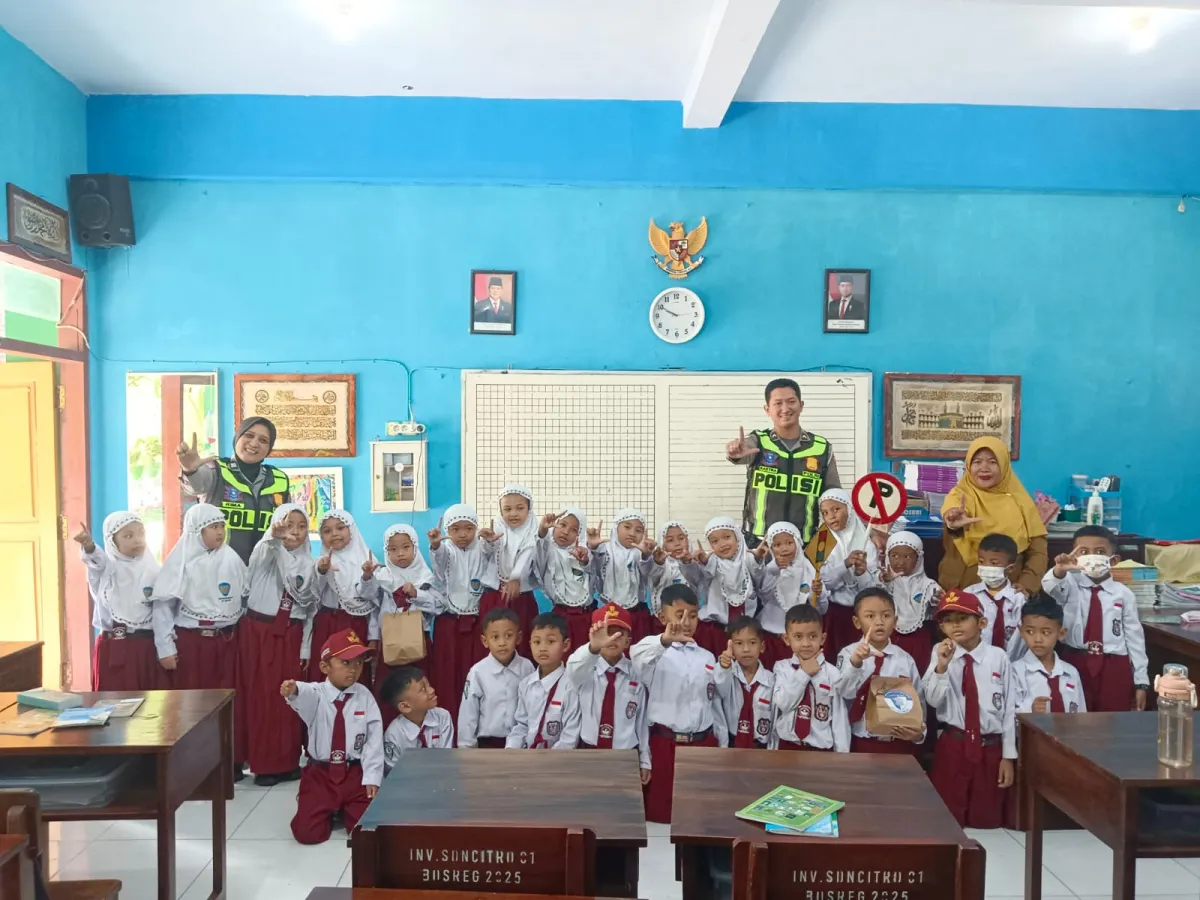 Belajar Lalu Lintas Sejak Kelas 1 SD, Siswa Citrodiwangsan Diajari Rumus 4T Saat Menyeberang