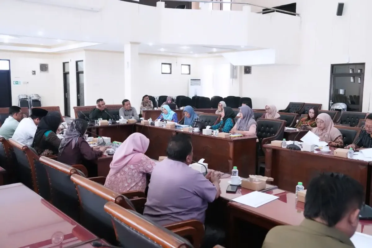 Komisi D DPRD Lumajang rapat bersama mitra