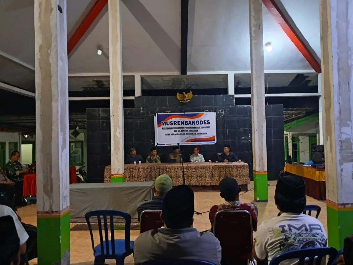 Bhabinkamtibmas dan Babinsa Hadiri Musdes Karanglo, Warga Didorong Aktif Kawal Pembangunan